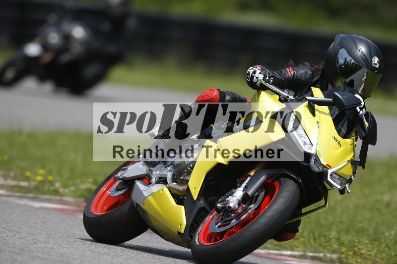 /Archiv-2024/29 12.06.2024 MOTO.CH Track Day ADR/Gruppe blau/28